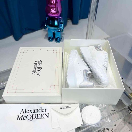 Alexander McQueen  Sneaker AM0054