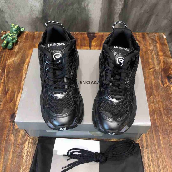 Balenciaga     Sneakers BA0132