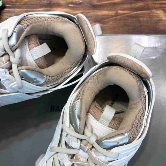 Balenciaga     Sneakers BA0137