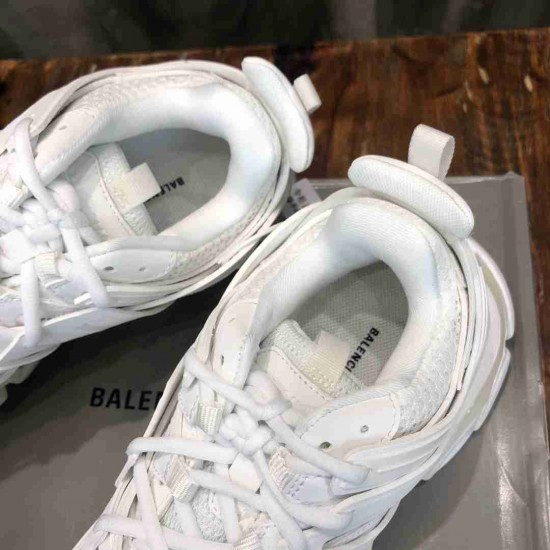Balenciaga     Sneakers BA0140