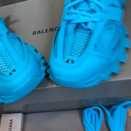 Balenciaga     Sneakers BA0153