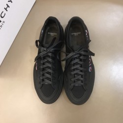 Givenchy Sneakers GI0004