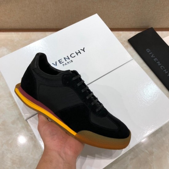 Givenchy Sneakers GI0007