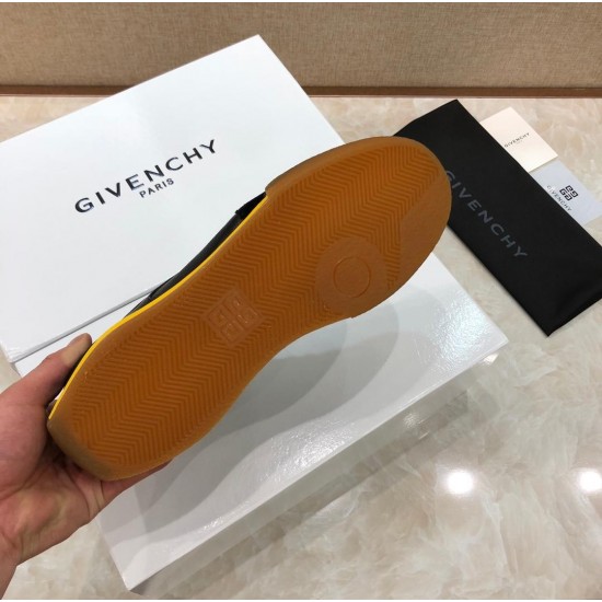 Givenchy Sneakers GI0009