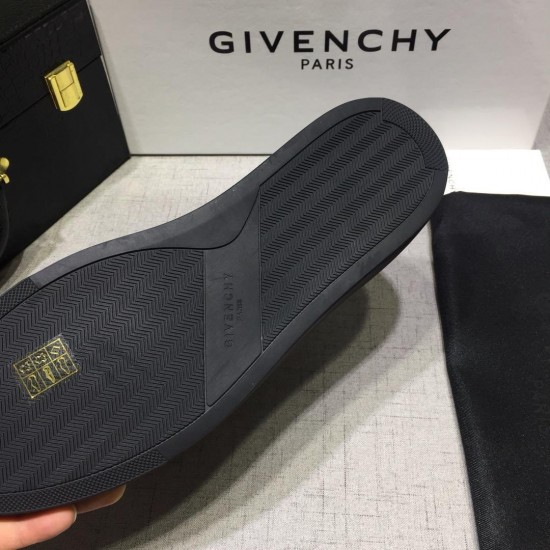 Givenchy Sneakers GI0010
