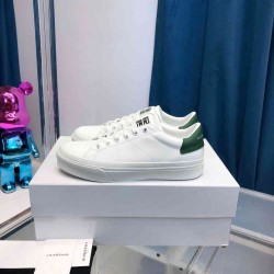 Givenchy  Sneakers GI0038