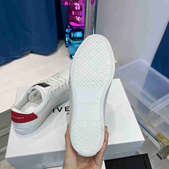 Givenchy  Sneakers GI0042