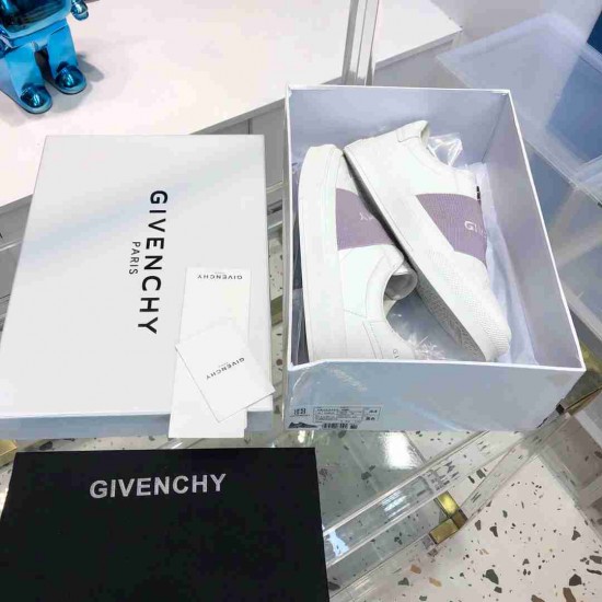 Givenchy  Sneakers GI0047