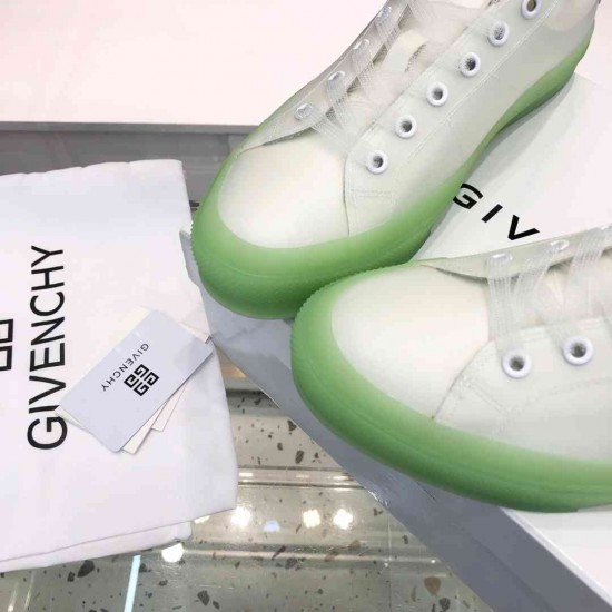Givenchy  Sneakers GI0052