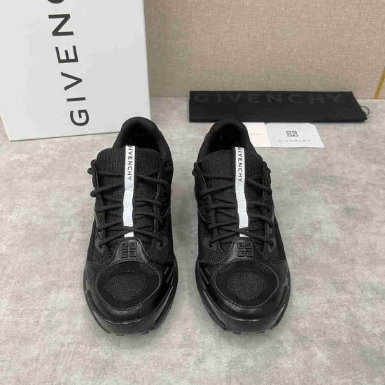 Givenchy   Sneakers GI0058