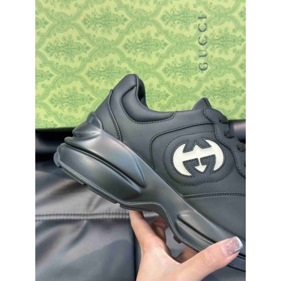 Gucci         Sneakers GU0246