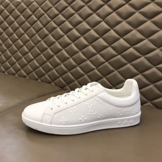 Louis Vuitton Sneakers LU0009