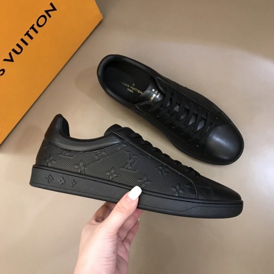 Louis Vuitton Sneakers LU0010