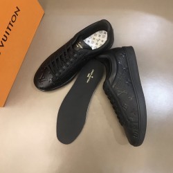 Louis Vuitton Sneakers LU0021