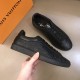 Louis Vuitton Sneakers LU0021
