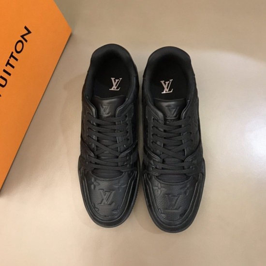 Louis Vuitton Sneakers LU0041