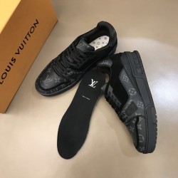 Louis Vuitton Sneakers LU0069