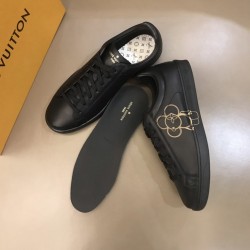 Louis Vuitton Sneakers LU0108