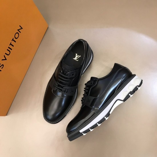 Louis Vuitton Sneakers  LU0121