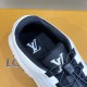 Louis Vuitton Sneakers  LU0123