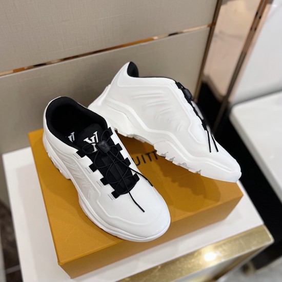 Louis Vuitton Sneakers  LU0123