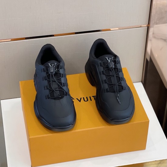 Louis Vuitton Sneakers  LU0127
