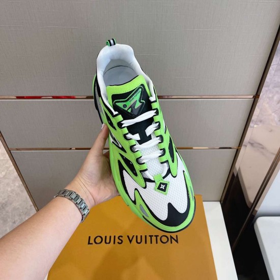 Louis Vuitton Sneakers  LU0128