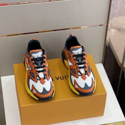 Louis Vuitton Sneakers  LU0132