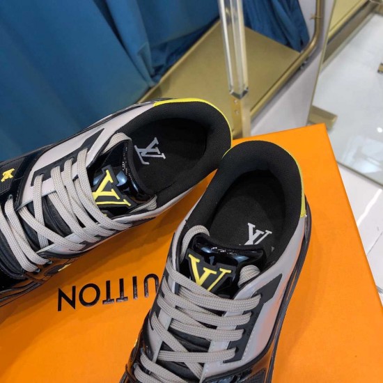Louis Vuitton Sneakers  LU0141