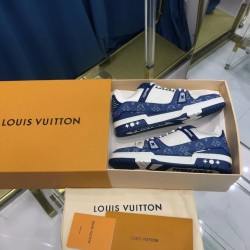 Louis Vuitton Sneakers  LU0143