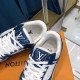 Louis Vuitton Sneakers  LU0143
