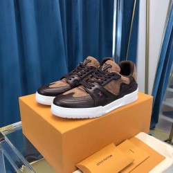 Louis Vuitton Sneakers  LU0149