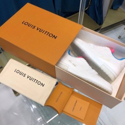 Louis Vuitton Sneakers  LU0151