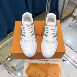 Louis Vuitton Sneakers  LU0160