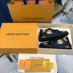 Louis Vuitton Sneakers  LU0161