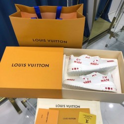 Louis Vuitton Sneakers  LU0163