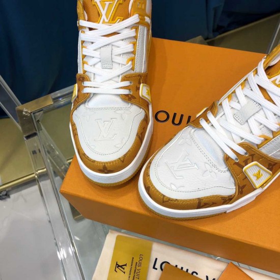 Louis Vuitton Sneakers  LU0164