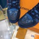 Louis Vuitton Sneakers  LU0166