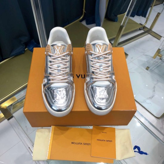 Louis Vuitton Sneakers  LU0178