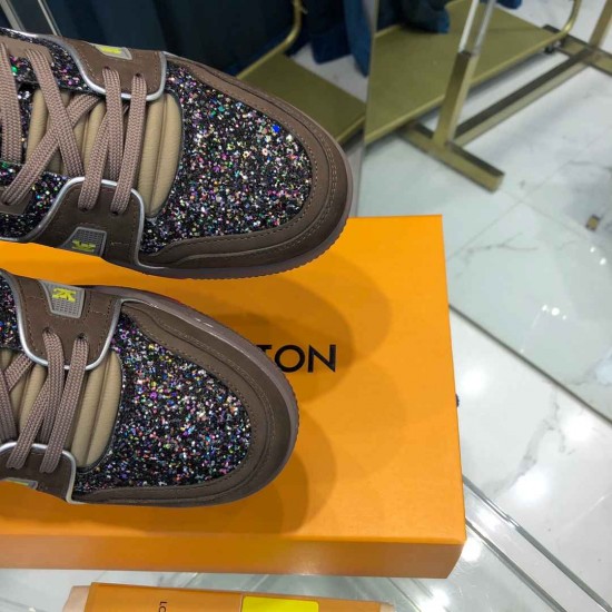 Louis Vuitton Sneakers  LU0179