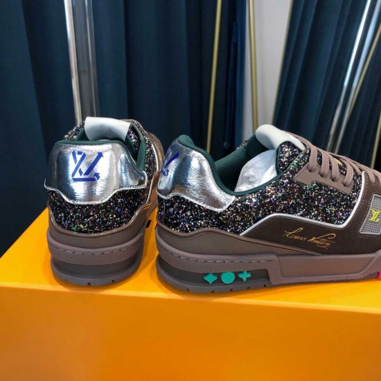 Louis Vuitton Sneakers  LU0179