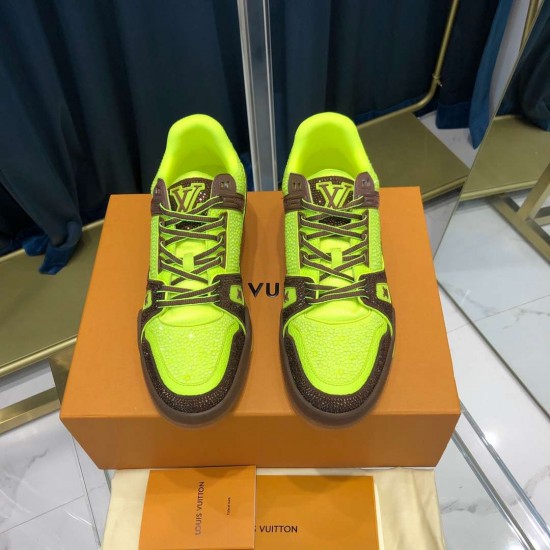 Louis Vuitton Sneakers  LU0180