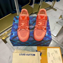 Louis Vuitton Sneakers  LU0183