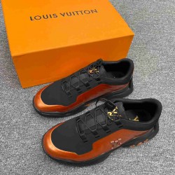 Louis Vuitton Sneakers  LU0185