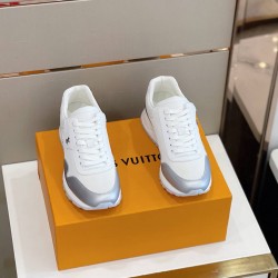 Louis Vuitton Sneakers  LU0188
