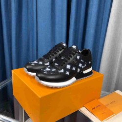 Louis Vuitton  Sneakers LU0213