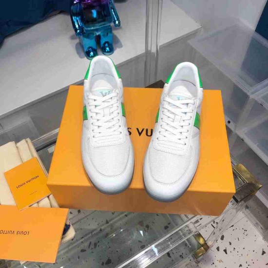 Louis Vuitton   Sneakers LU0235