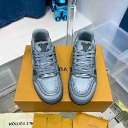 Louis Vuitton   Sneakers LU0242