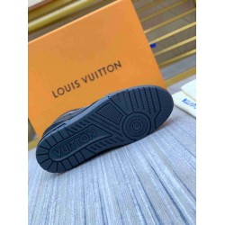 Louis Vuitton   Sneakers LU0249