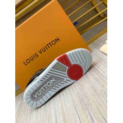 Louis Vuitton   Sneakers LU0251